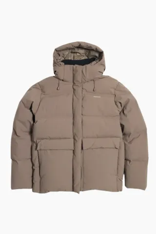Holzweiler Besseggen Down Jacket – Taupe — produktfoto