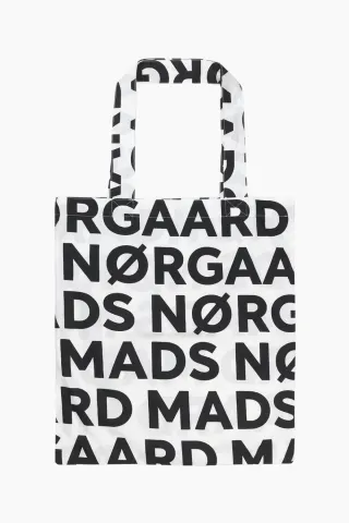 Mads Nørgaard Sacky Atoma AOP Bag – Jet Black — produktfoto