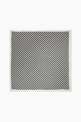 Mads Nørgaard Soft Wool Self Scarf – Black Stripe — produktfoto