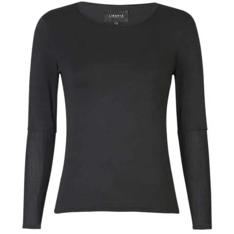 Liberté bluse ISA – BLACK WAVY LINES — produktfoto