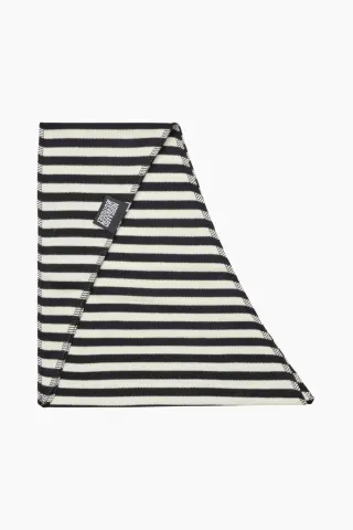 Nørgaard på Strøget NPS Scarf Triangle – Black/Ecru — produktfoto