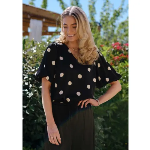 Liberté bluse Dottí – BLACK CREME DOT — produktfoto