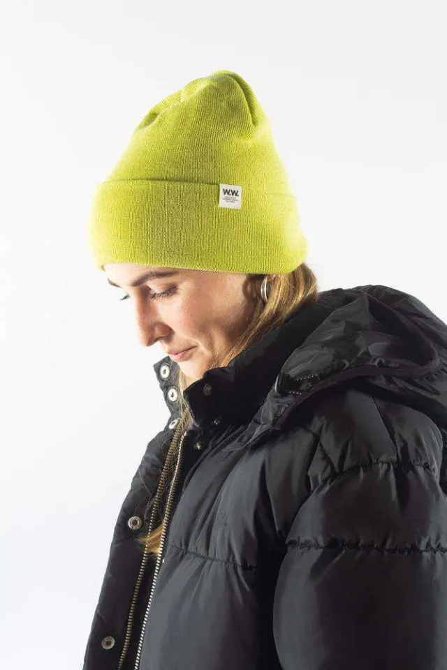 Wood Wood Gerald Tall Beanie – Bright Green — produktfoto
