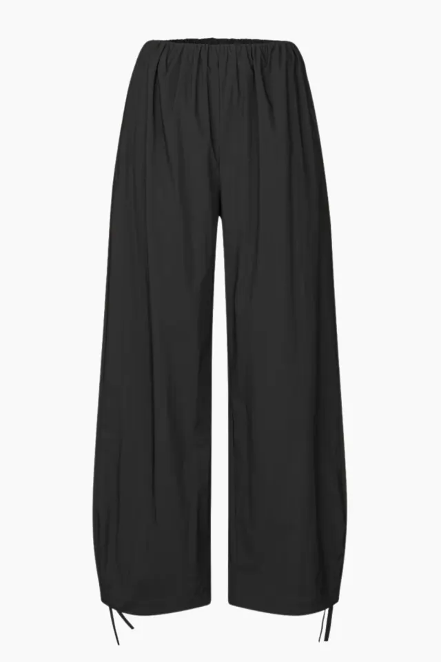 Oval Square Miku Trousers – sort — produktfoto