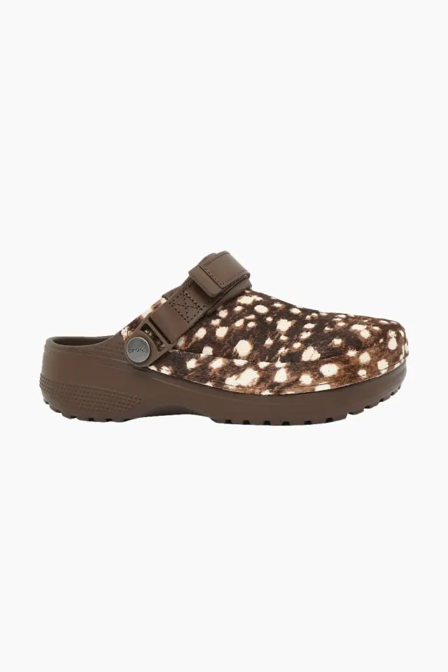Crocs Classic Crafted Pony Hair Clog – Carob — produktfoto