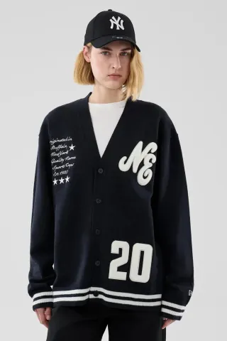 New Era Cardigan – marineblå — produktfoto