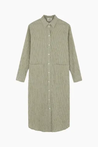 Mads Nørgaard Crinckle Pop Zindi Dress – Olive Branch/Cloud Dancer — produktfoto