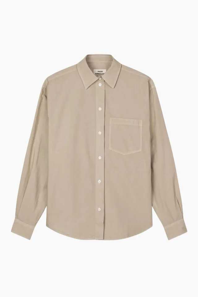 Mads Nørgaard Crispy Poplin Carol Shirt – Plaza Taupe — produktfoto