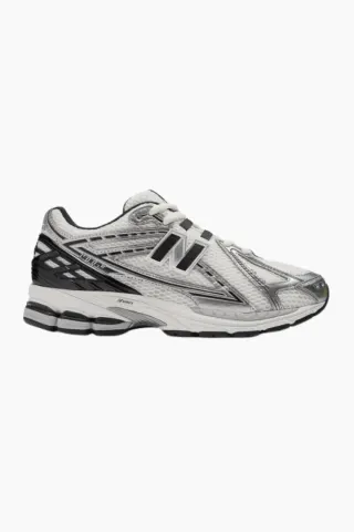 New Balance M1906RER – Silver Metallic/Black — produktfoto