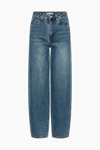 Gestuz GZmelu HW Barrel Jeans – Classic Mid Blue Wash — produktfoto