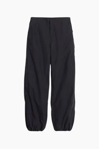 Holzweiler Silja Trousers – sort — produktfoto