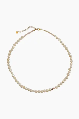STINE A Pearly Necklace – Mocha — produktfoto