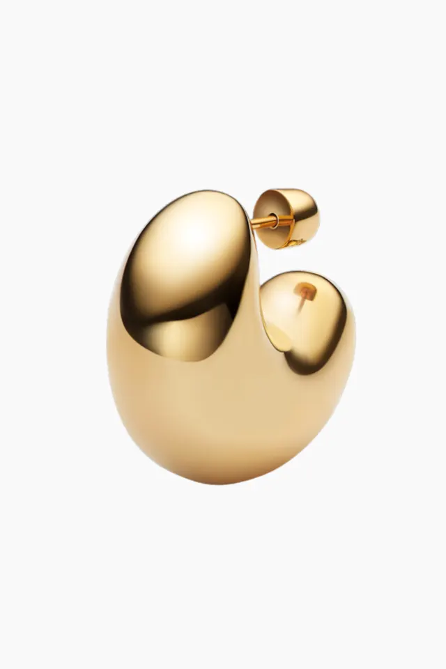 Maria Black Tryvann Dome Earring – guld — produktfoto