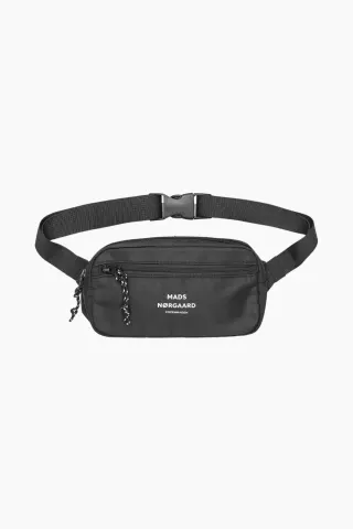 Mads Nørgaard Tian Coa Bumbag – sort — produktfoto