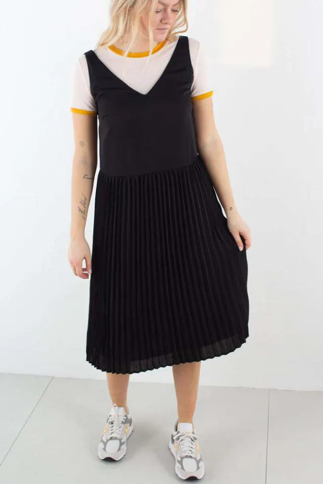 Bruuns Bazaar Women Bliss Debbie Dress - Black – Bruuns Bazaar — produktfoto