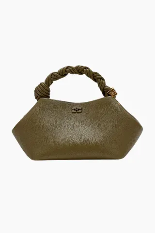GANNI Bou Bag Small Grained C2100011 – Military Olive — produktfoto