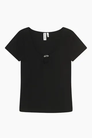 Résumé LucyRS Tee – sort — produktfoto