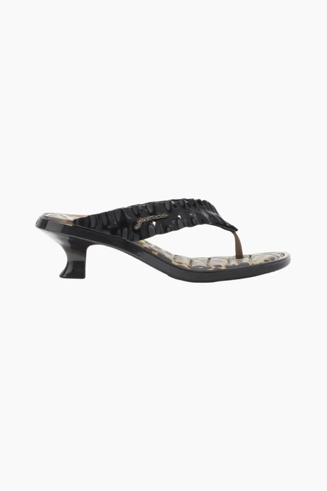 GANNI x Melissa Thong Kitten Heel D1020011 – Black 099 — produktfoto