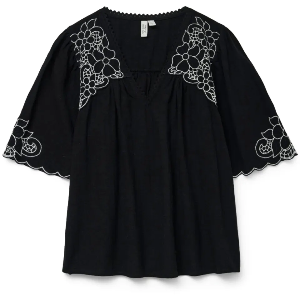 Vero Moda bluse Vmbridget – Black CLOUD DANCER EMB. — produktfoto