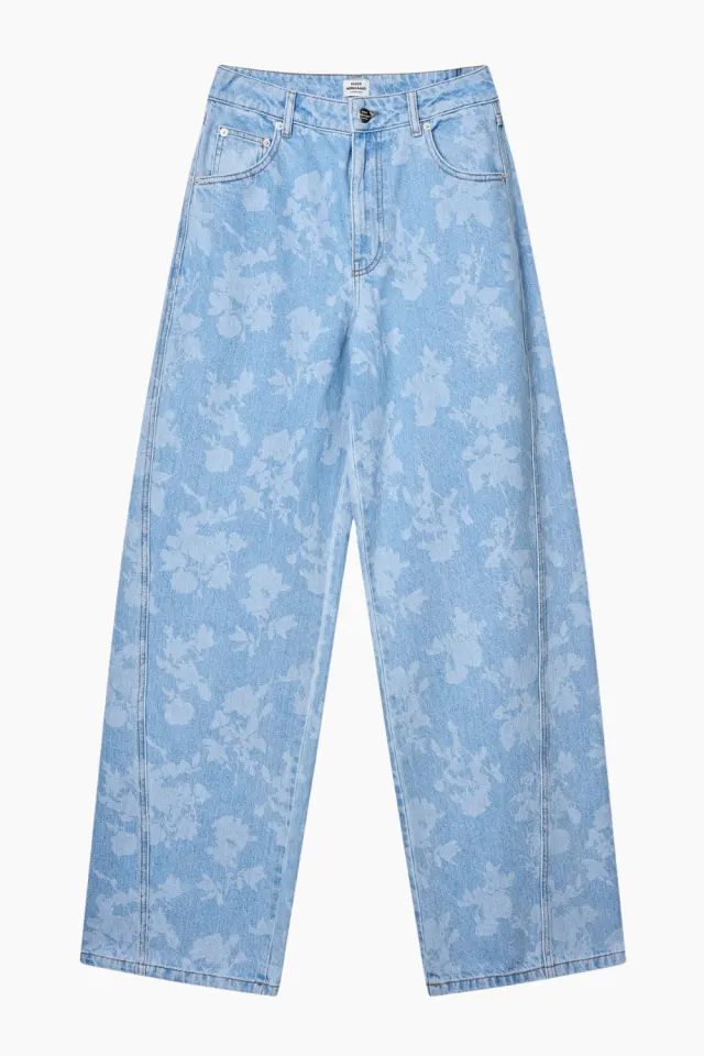 Mads Nørgaard Art Denim Christel Jeans – Light Denim/ Ink Flower — produktfoto