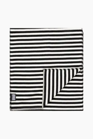 Nørgaard på Strøget NPS Scarf Interlock – Black/Ecru — produktfoto
