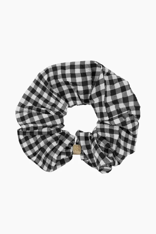 GANNI Crinkled Taffeta Check Scrunchie A6843 – Black/Black — produktfoto