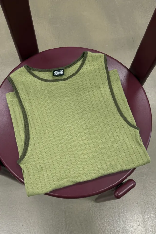 Nørgaard på Strøget NPS Tank Top Kontrast – Moss/Olive — produktfoto