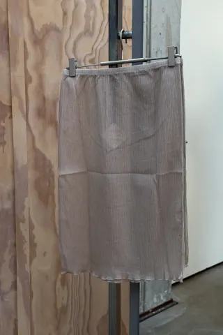 Baserange Sti Slip Skirt – Sylva beige — produktfoto