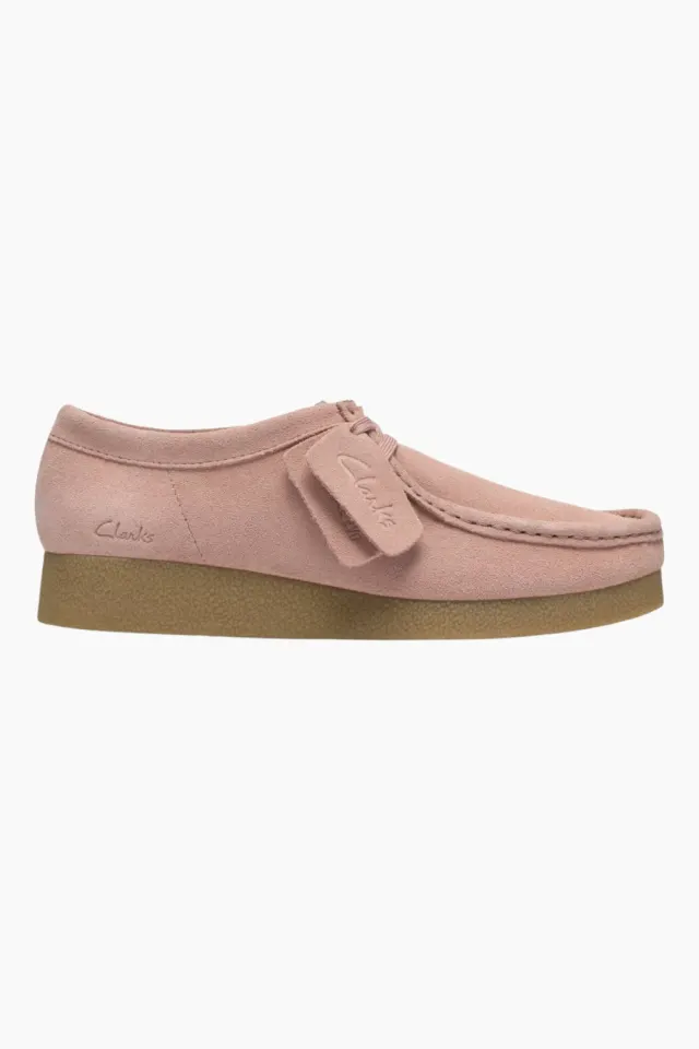 Clarks WallabeeEVOSh D – Light Pink Suede — produktfoto