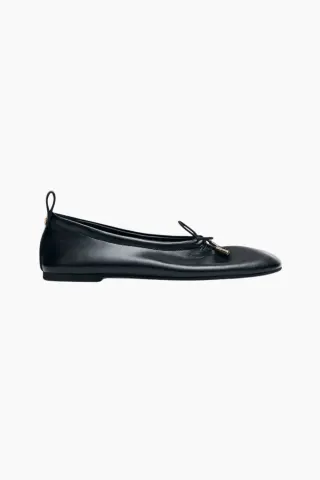 Alohas Rosalind Black Leather Ballet Flats – sort — produktfoto