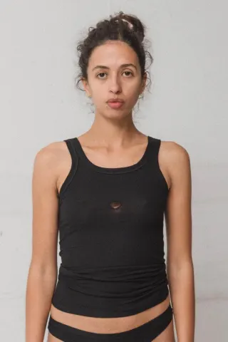 Baserange Heart Tank Cotton Rib – sort — produktfoto