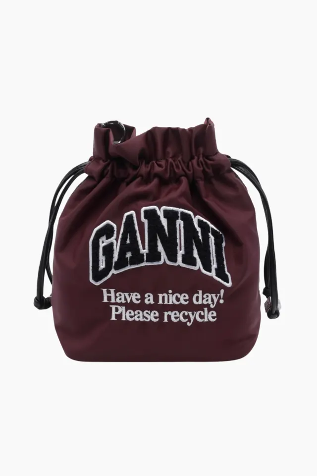 GANNI Pouch Nylon Ganni Logo B3010352 – Windsor Wine — produktfoto